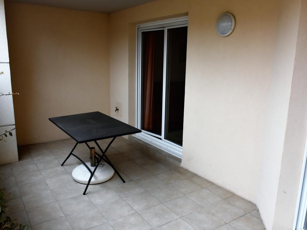 T2 CABINE EN RESIDENCE AVEC PISCINE