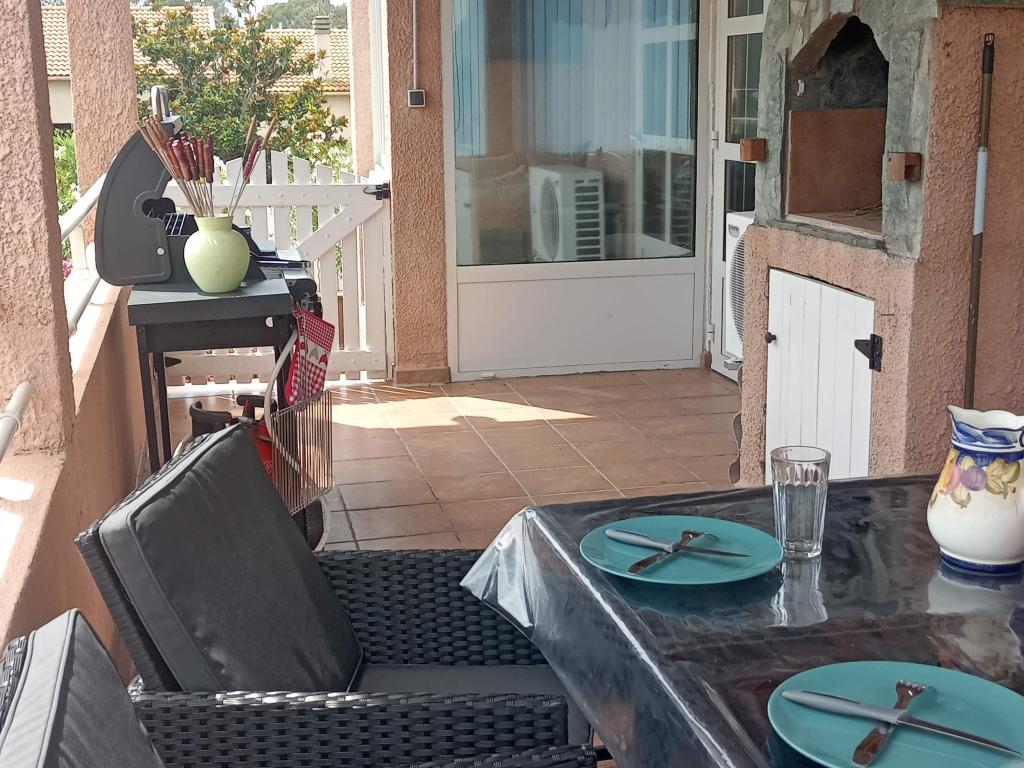 HAUT VILLA MESANGES EN BORD DE MER !
