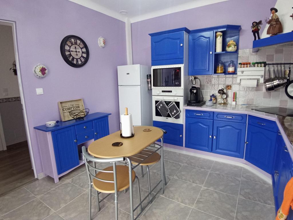 HAUT VILLA MESANGES EN BORD DE MER !