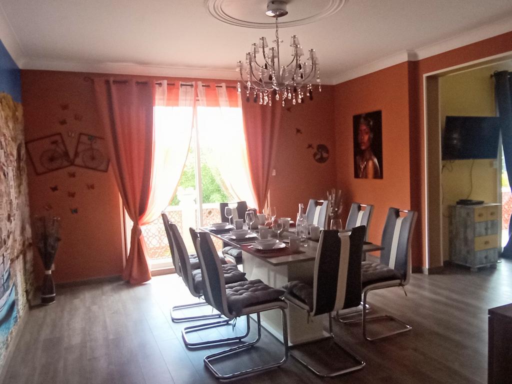 HAUT VILLA MESANGES EN BORD DE MER !