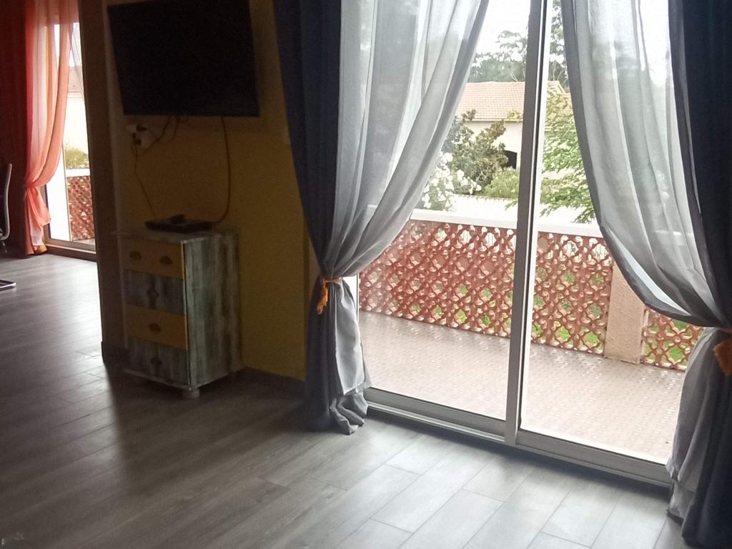 HAUT VILLA MESANGES EN BORD DE MER !
