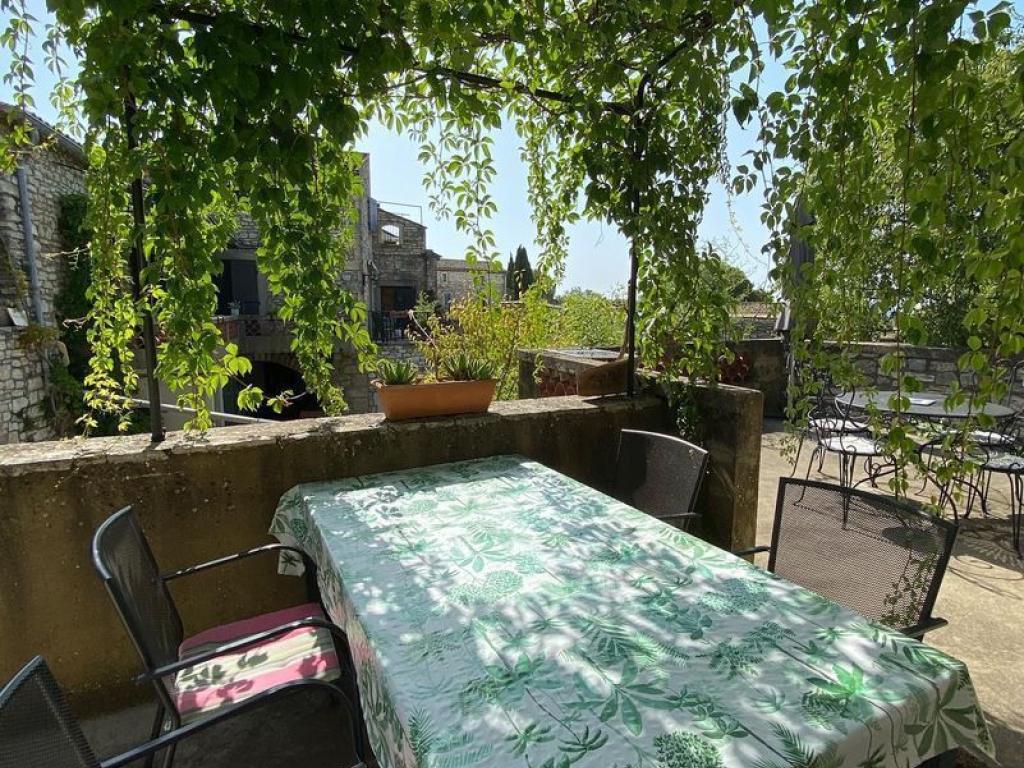 LA MARECHALE mas Ardéchois appartements classés 2** de 5 à 20 personnes