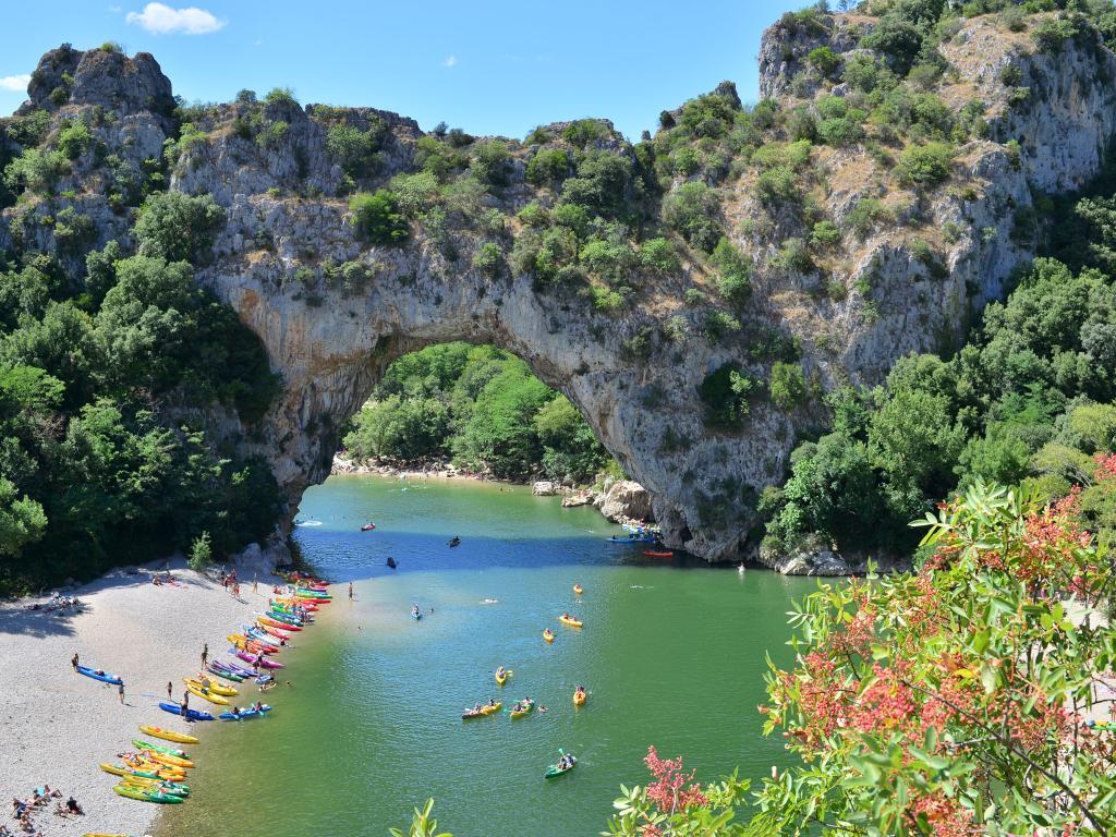 Les Cigalous  Gîtes climatisés avec piscine chauffée à Vallon Pont d'Arc