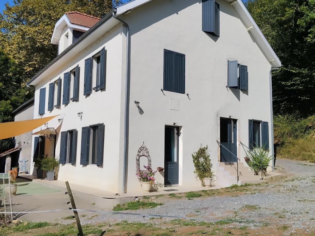 Les Gîtes du Domaine Helaku : le gîte Ozalée - Gîte à la ferme 4 étoiles en plein coeur du Béarn et du Jurançon