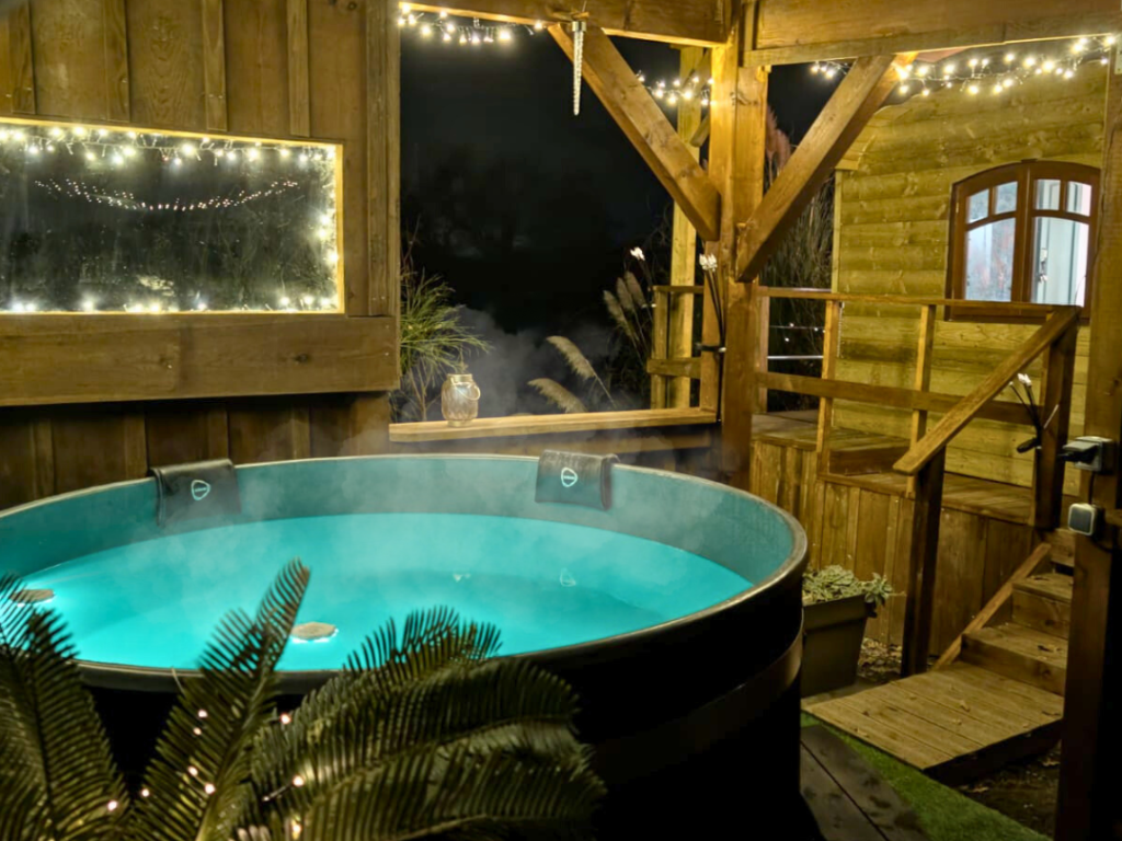 La roulotte de Fichous avec bain nordique