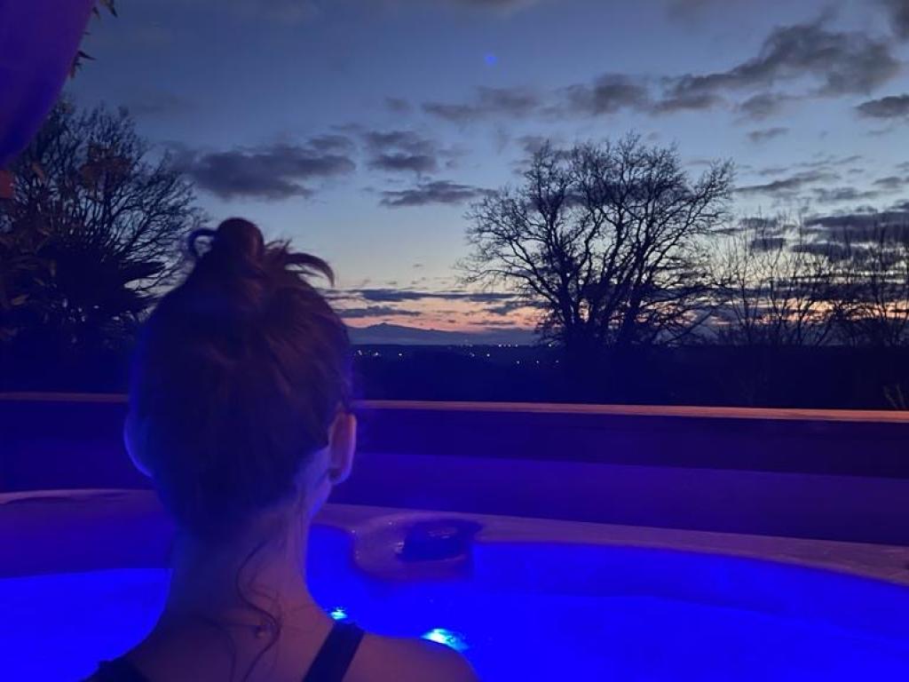 Chalet avec jacuzzi privatif