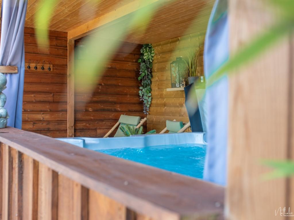 Chalet avec jacuzzi privatif