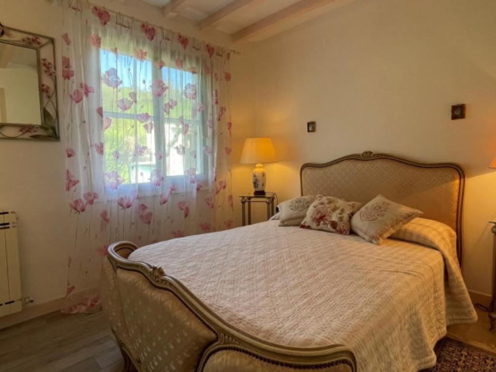 Gîte « Le Magnolia » : un écrin de verdure apaisant.