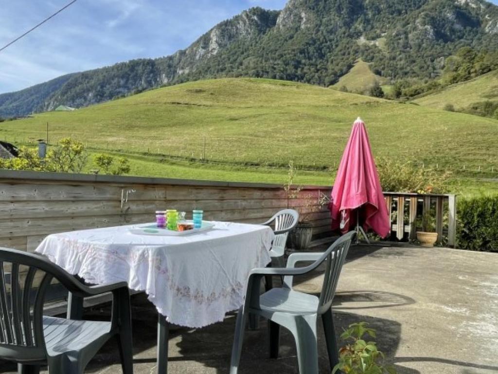 Gîte « Le Magnolia » : un écrin de verdure apaisant.