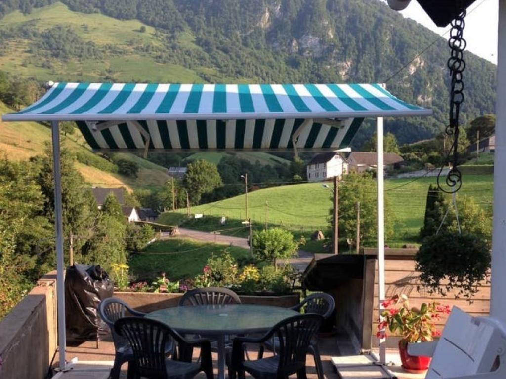 Gîte « Le Magnolia » : un écrin de verdure apaisant.