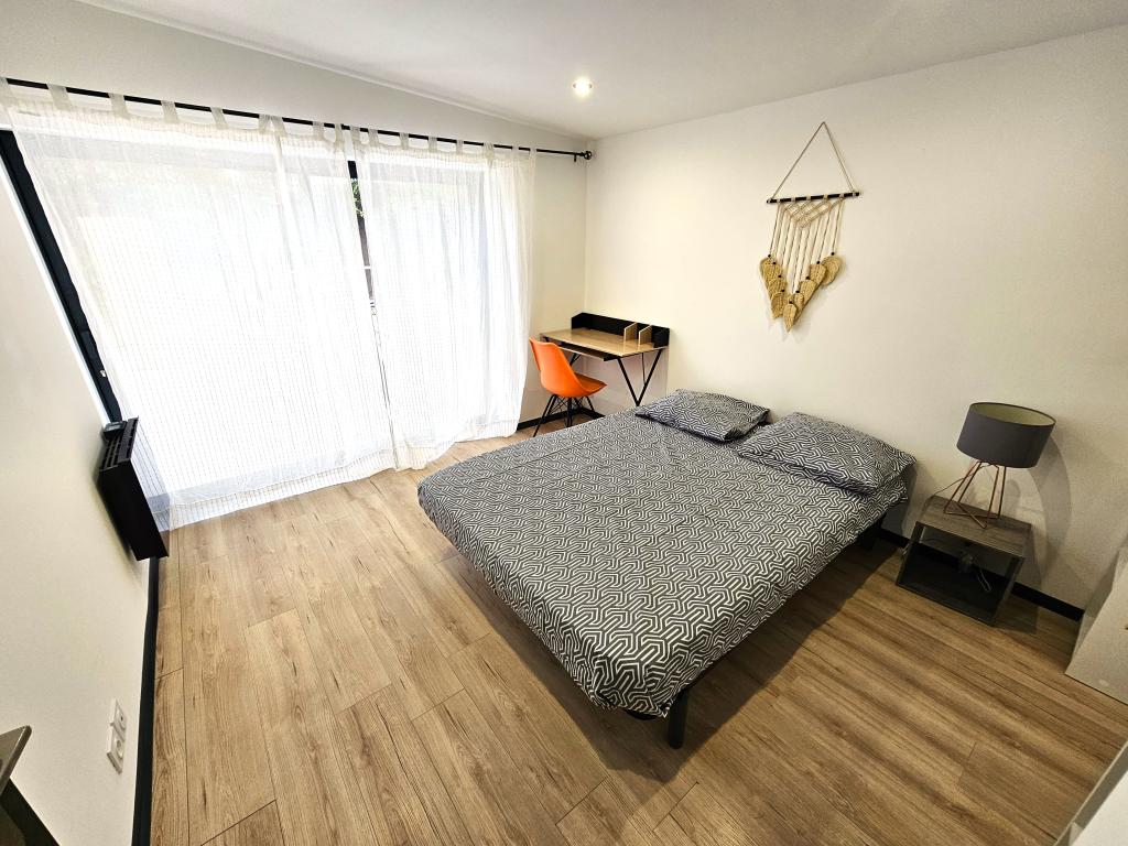 Villa 15 personnes avec Piscine, 10km de la plage