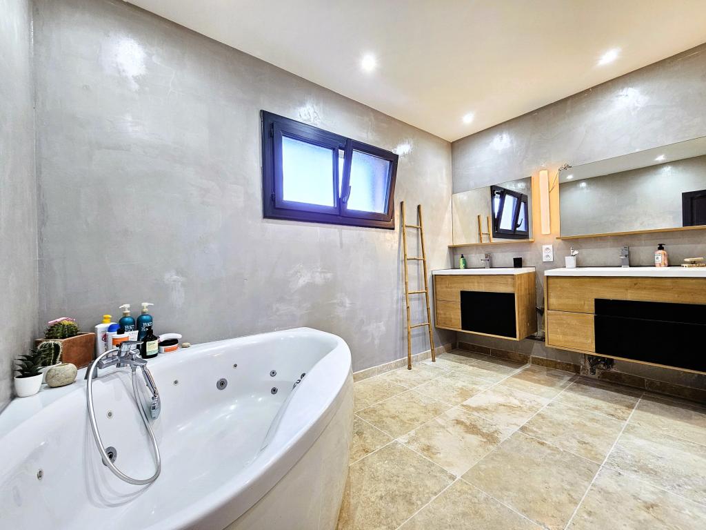 Villa montpellier 12 personnes très belles prestations