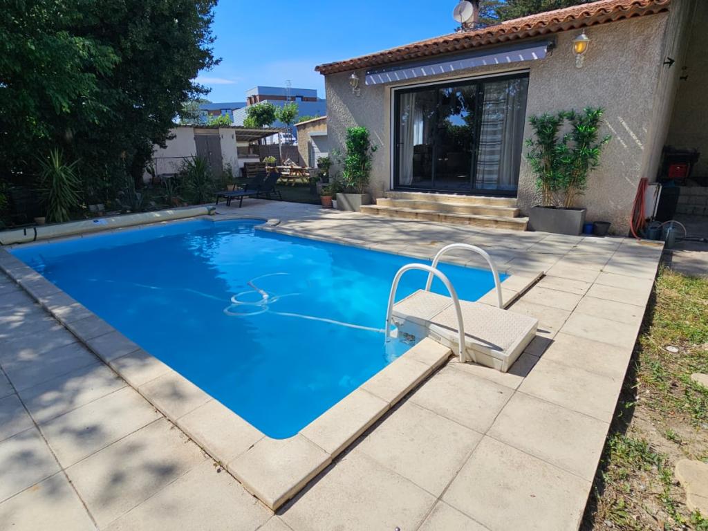 Villa montpellier 12 personnes très belles prestations