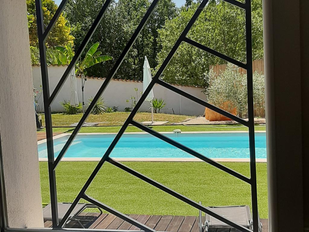 VILLA ET PISCINE INDÉPENDANTE PLEIN PIED 8 PERSONNES