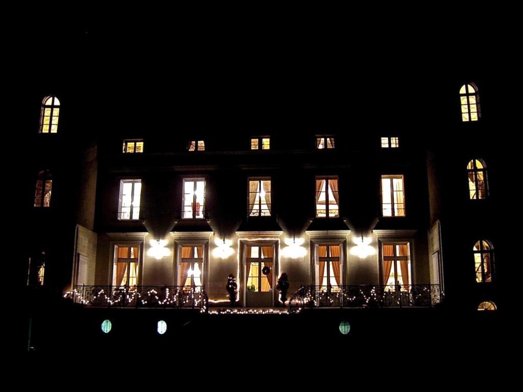 CHATEAU LES VALLEES