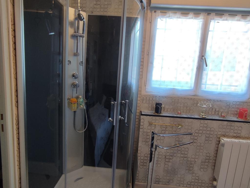 COSY OCCITAN  Carcassonne gite classé 3 * indépendant  baignoire balneo  2/4 personnes terrasse sur terrain clos bien situé