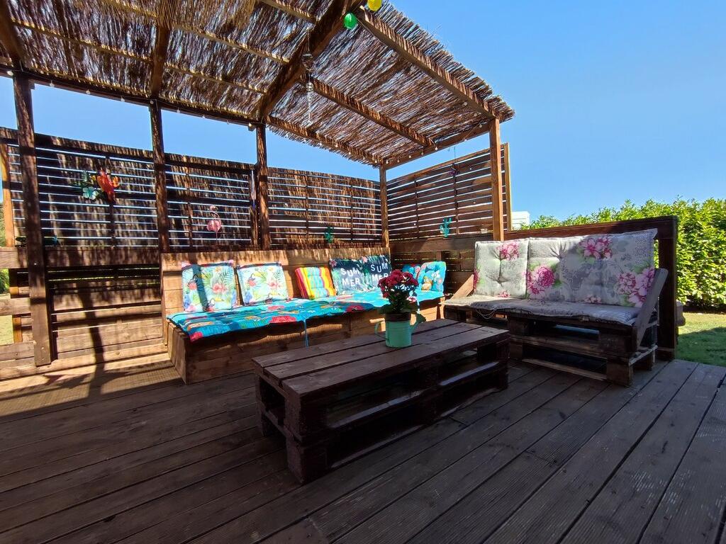 COSY OCCITAN  Carcassonne gite classé 3 * indépendant  baignoire balneo  2/4 personnes terrasse sur terrain clos bien situé