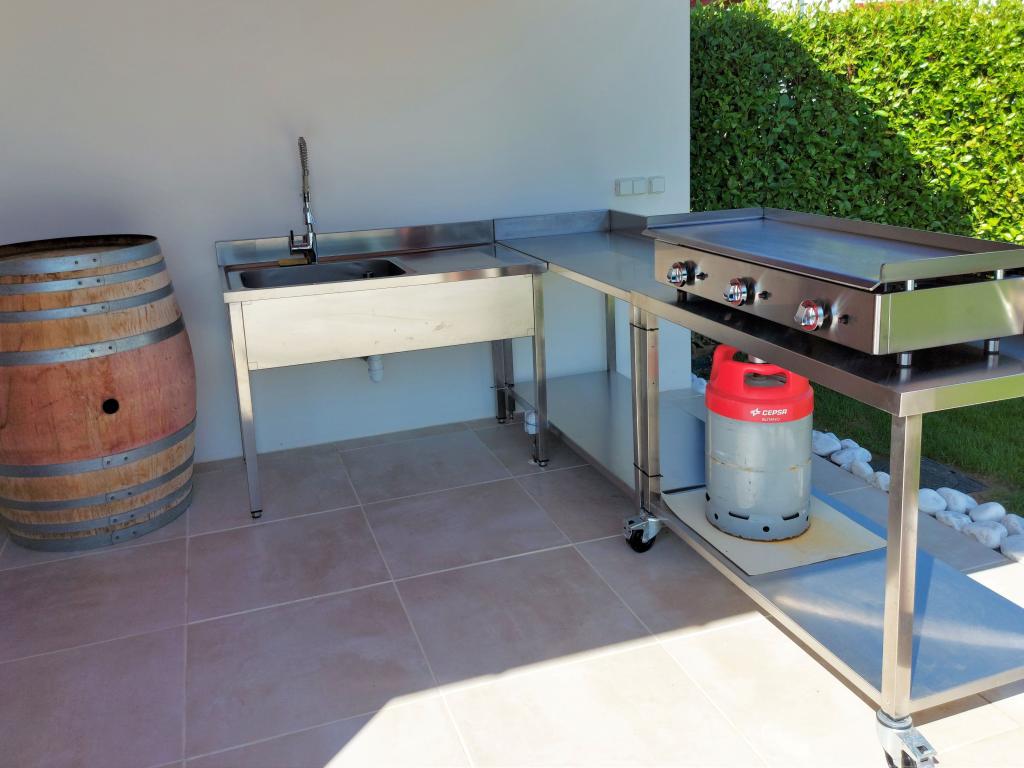 Villa Zeruko Izarra 5* climatisée, piscine chauffée dans un des "Plus beaux villages de France". Tout à proximité : Plages, Sports, Loisirs, Tourisme