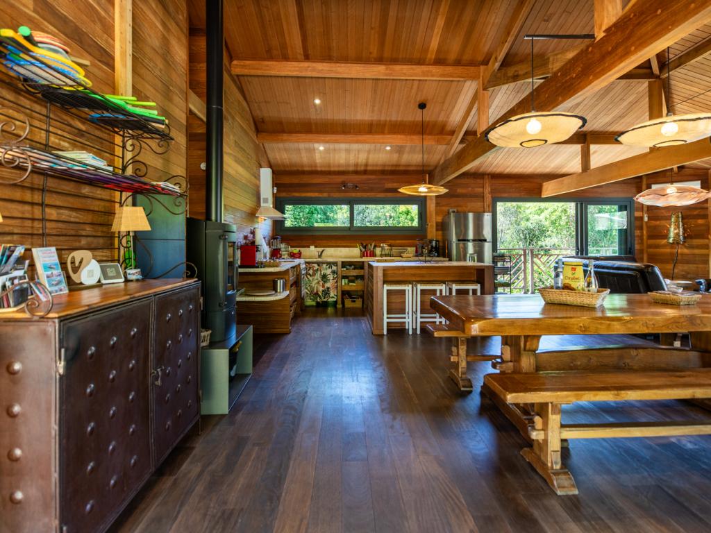 Villa tout en bois exotique dans le maquis, piscine privée chauffée jacuzzi