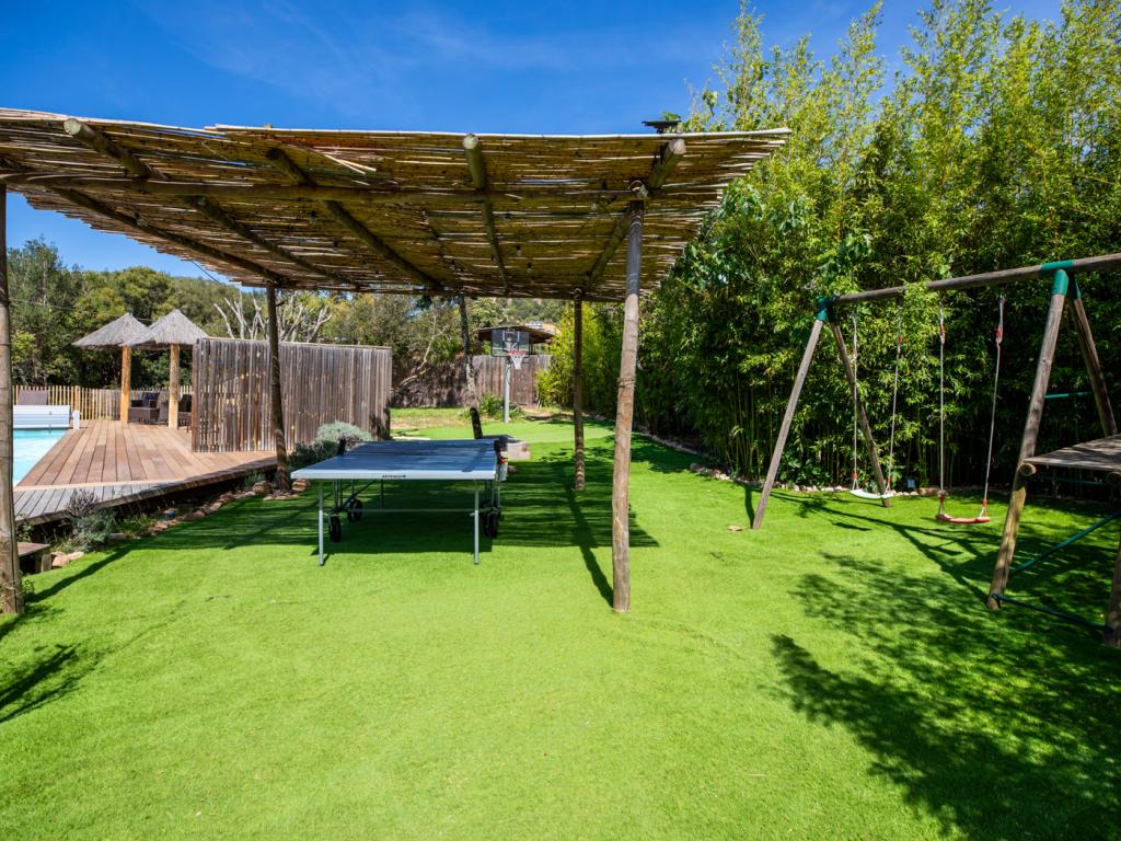 Villa tout en bois exotique dans le maquis, piscine privée chauffée jacuzzi