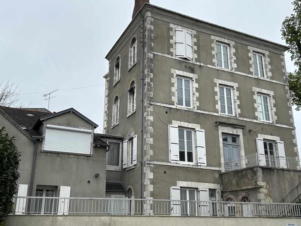T2 rez de jardin parking et terrasse privé