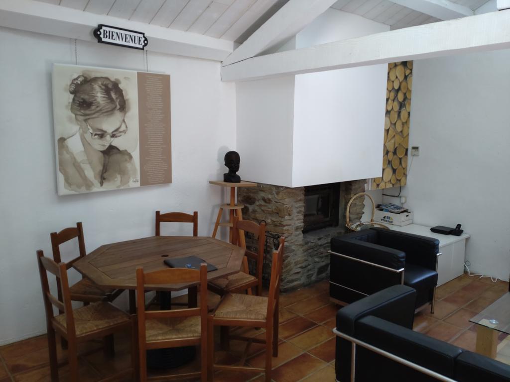 La Maison Bleue d'Ardèche - Gîte indépendant 3* avec piscine et rivière en Sud Ardèche