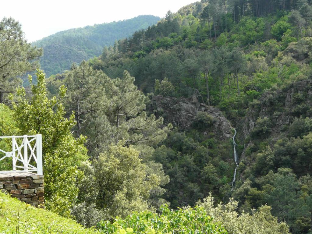 La Maison Bleue d'Ardèche - Gîte indépendant 3* avec piscine et rivière en Sud Ardèche