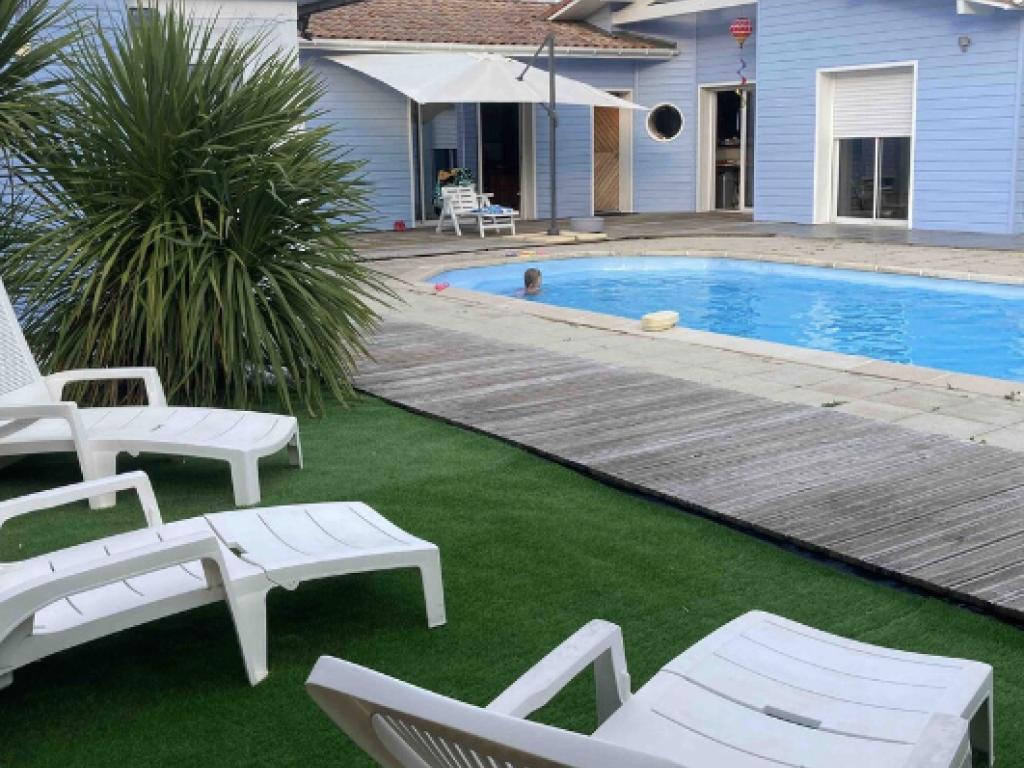 Villa 8 personnes avec piscine et cuisine d’été