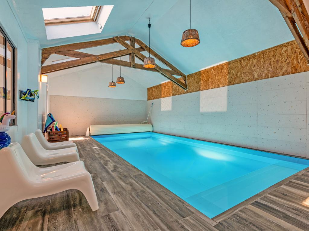 Villa Léonie avec piscine intérieure chauffée toute l'année en Bretagne