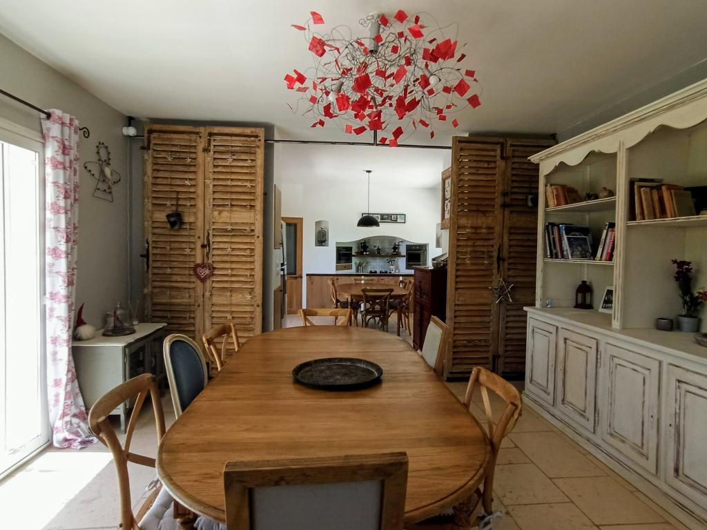 LE MAS DU LUBERON ROUGE / clim / 12 pers / au cœur du Luberon / classé 4 étoiles