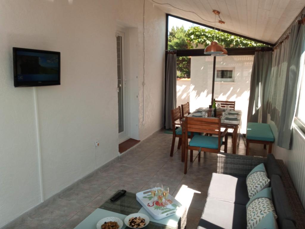 Villa bord  Ste Marie la mer. 4 à 6 personnes