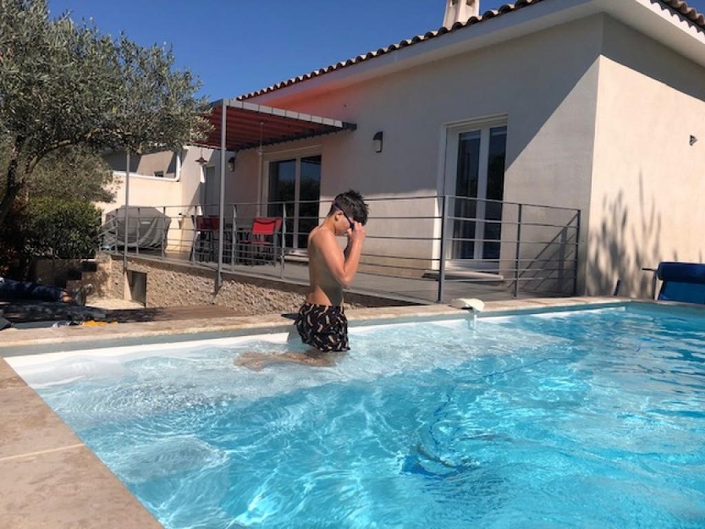 VILLA COQUELICOT AVEC PISCINE PRIVEE, BORNE DE RECHARGE ELECTRIQUE, TERRASSE ET JARDIN PROCHE D’UZES, D’ANDUZE et de NIMES.