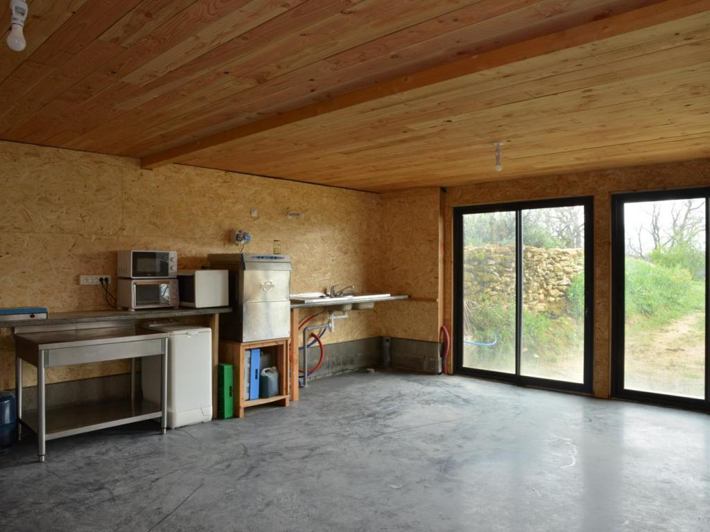 Grande yourte sous les chênes