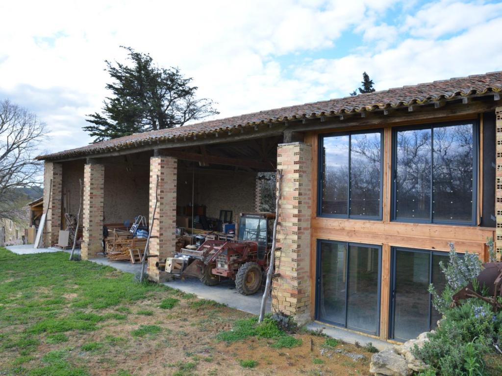 Tiny House vue Pyrénées dans une ferme bio
