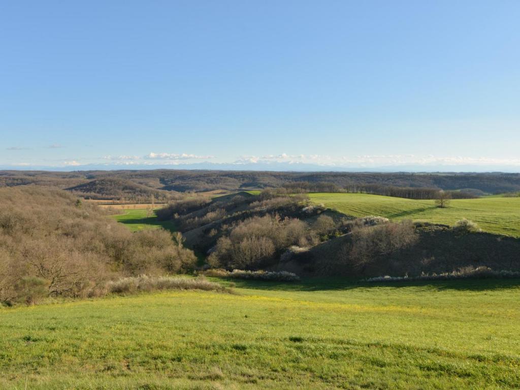 Grande yourte sous les chênes
