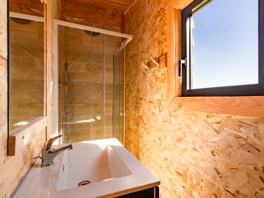 Tiny House vue Pyrénées dans une ferme bio
