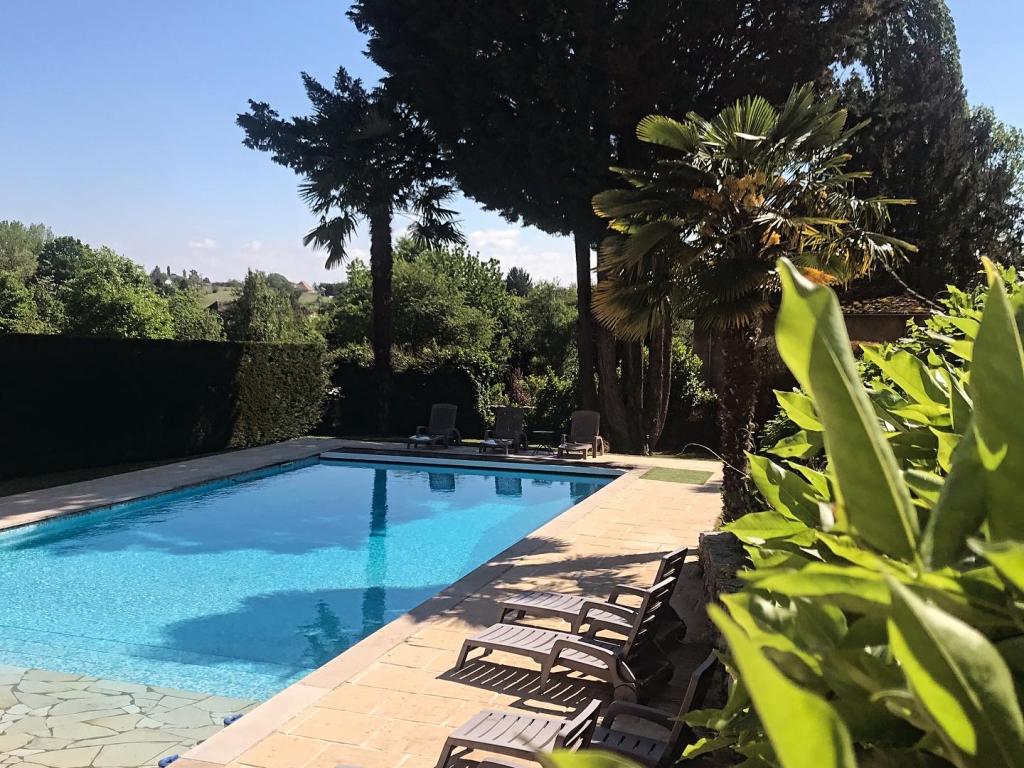 Manoir de standing 5*, piscine, tennis, boulodrome, prestation hôtelière incluse