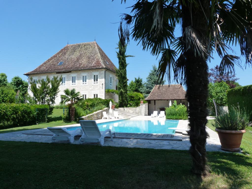 Manoir de standing 5*, piscine, tennis, boulodrome, prestation hôtelière incluse