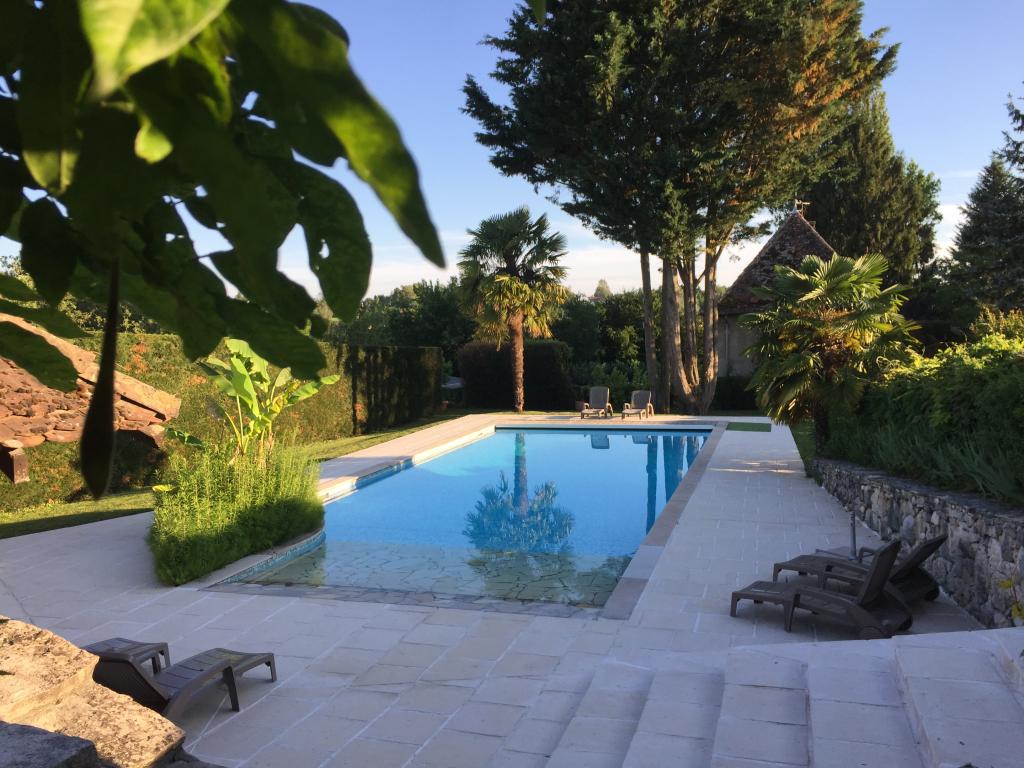 Manoir de standing 5*, piscine, tennis, boulodrome, prestation hôtelière incluse