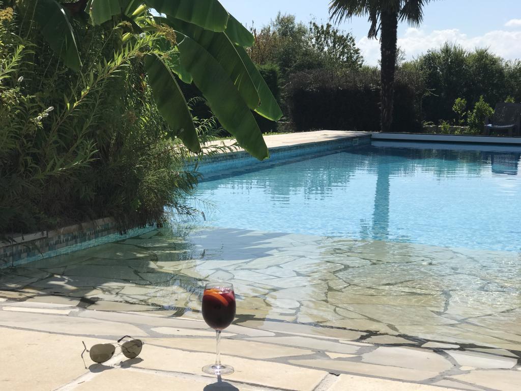 Manoir de standing 5*, piscine, tennis, boulodrome, prestation hôtelière incluse
