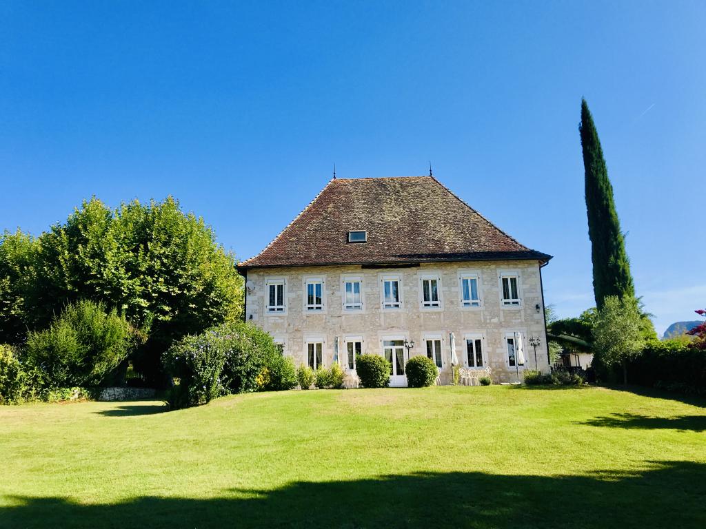 Manoir de standing 5*, piscine, tennis, boulodrome, prestation hôtelière incluse