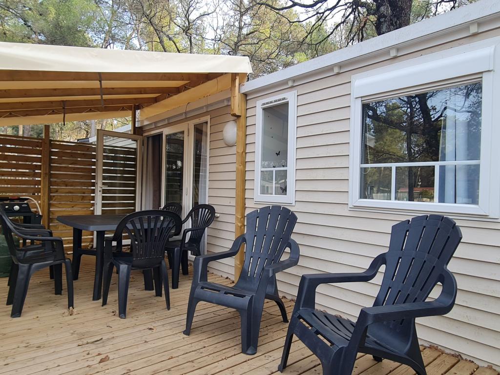 Mobilhome Premium 3 chambres 6 personnes camping 4* Domaine de la Sainte Baume. emplacement idéal.