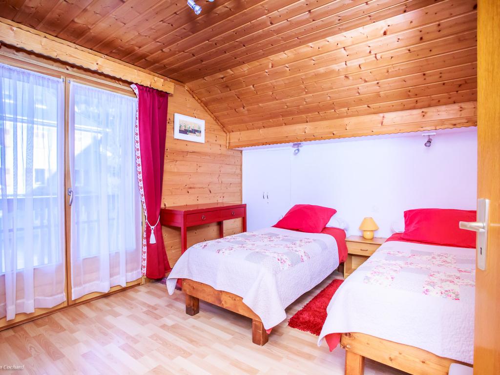 GRAND CHALET DE VACANCES BELLEVUE SITUE AU CENTRE DU VILLAGE ET AU COEUR DES PORTES DU SOLEIL