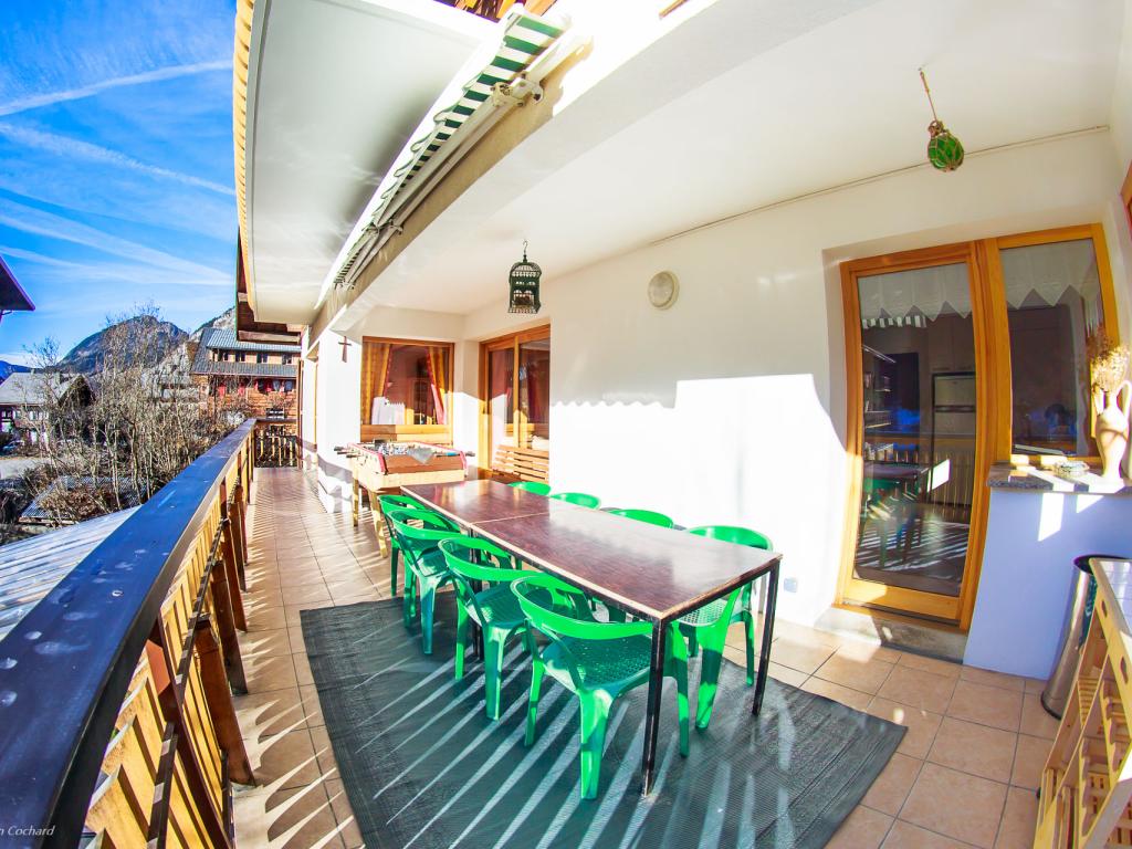 GRAND CHALET DE VACANCES BELLEVUE SITUE AU CENTRE DU VILLAGE ET AU COEUR DES PORTES DU SOLEIL