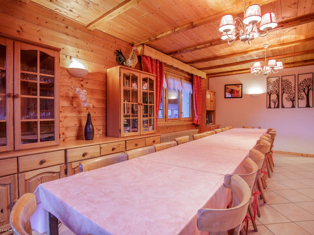 GRAND CHALET DE VACANCES BELLEVUE SITUE AU CENTRE DU VILLAGE ET AU COEUR DES PORTES DU SOLEIL