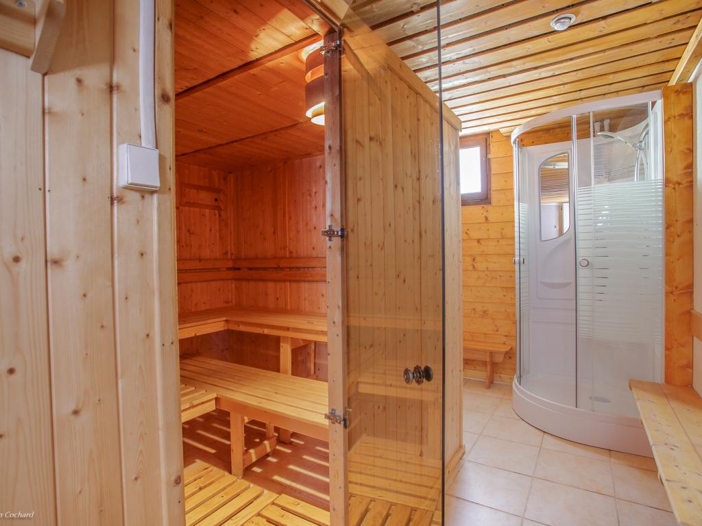 GRAND CHALET DE VACANCES BELLEVUE SITUE AU CENTRE DU VILLAGE ET AU COEUR DES PORTES DU SOLEIL