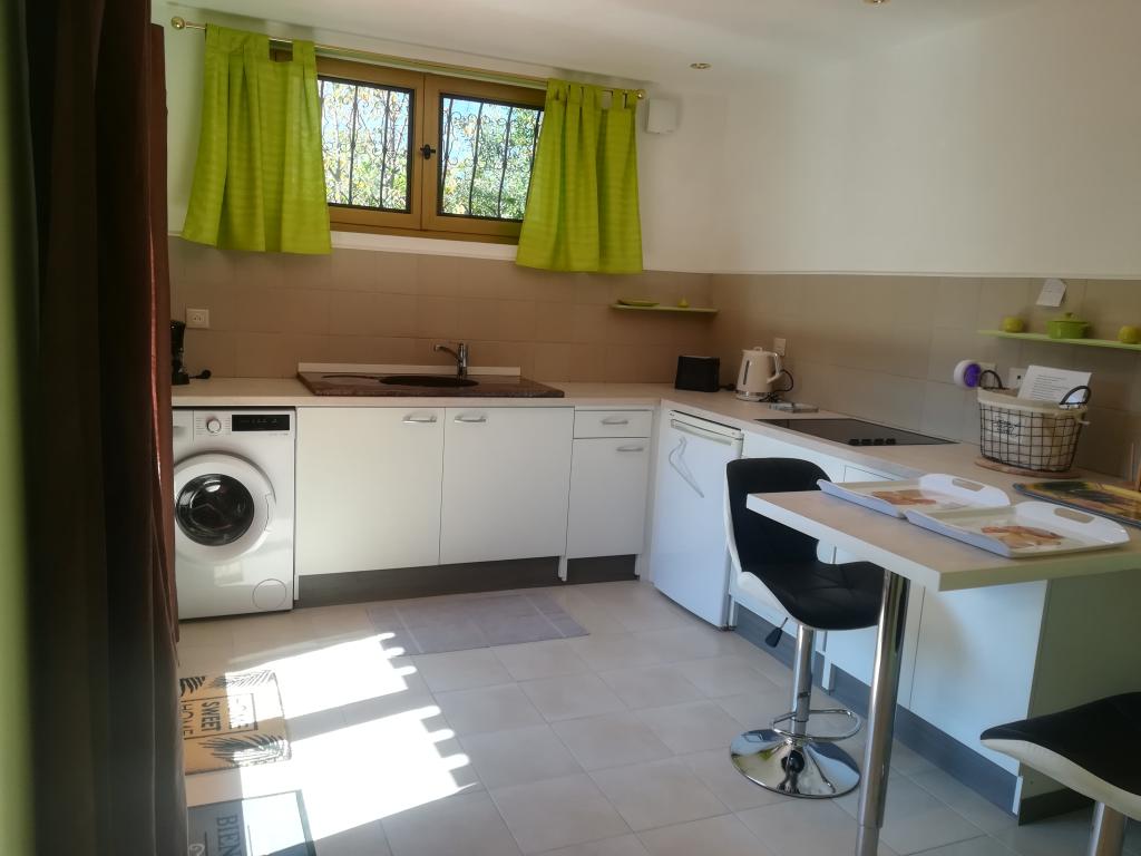 Spa repos bien être à Voglans appartement en maison au rez de chaussée avec spa privatisé à volonté entre Chambéry et Aix Les Bains en Savoie