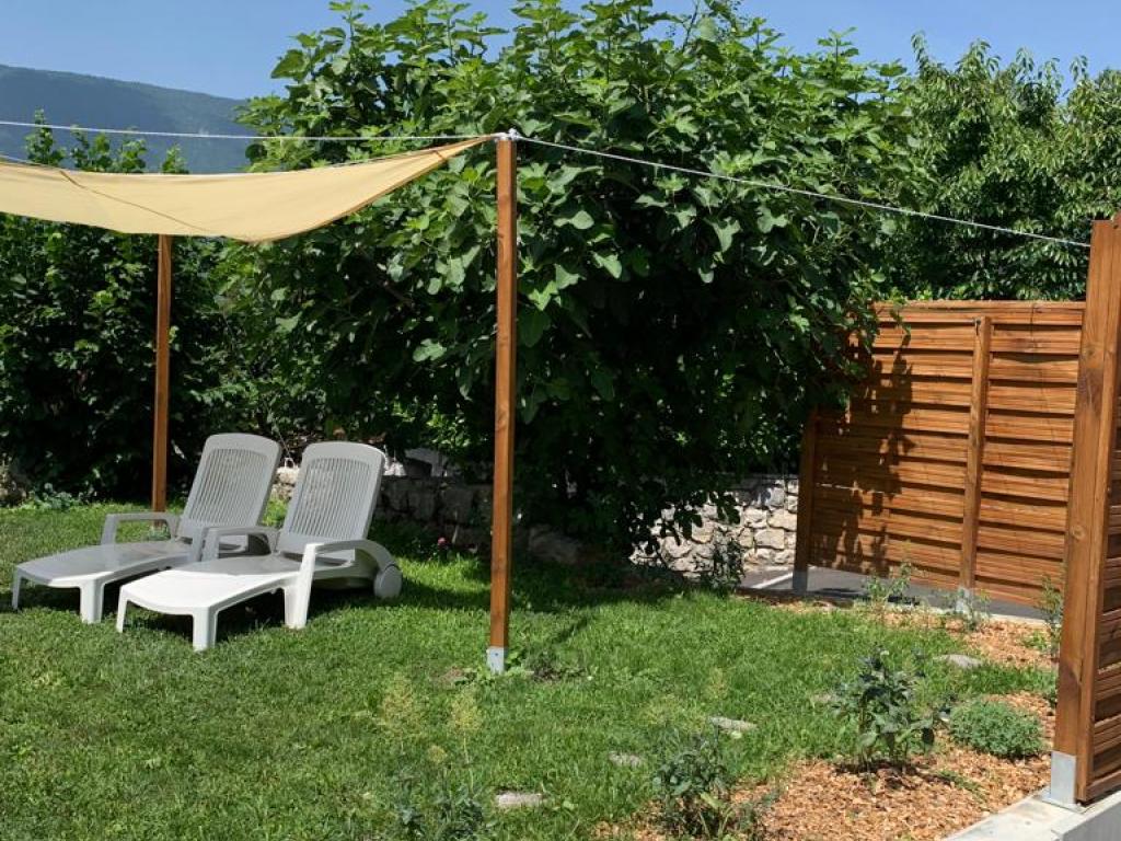Spa repos bien être à Voglans appartement en maison au rez de chaussée avec spa privatisé à volonté entre Chambéry et Aix Les Bains en Savoie