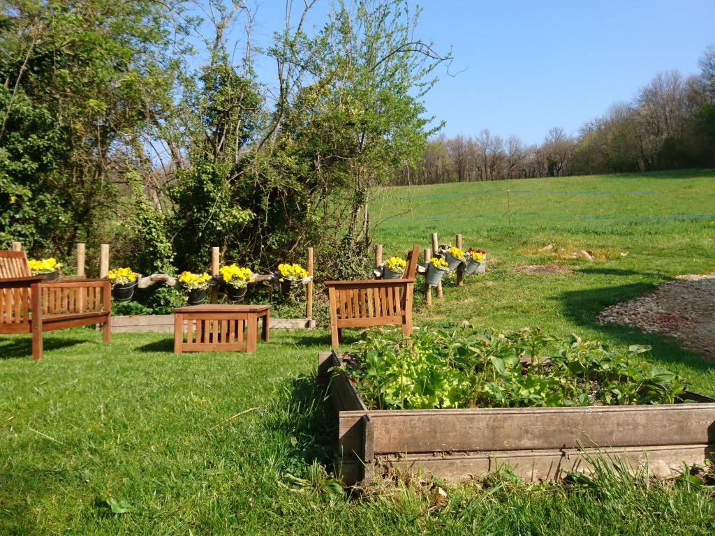 Gîte des Oreilles Délicates - Habitez l'écologie