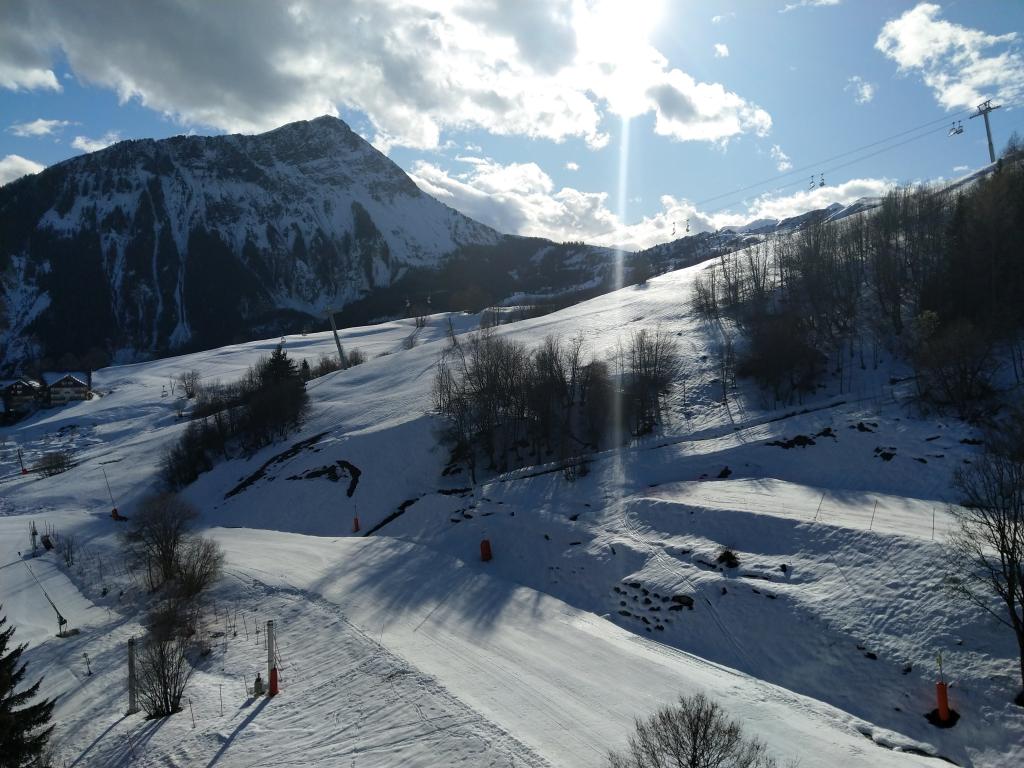 Le Corbier studio 32 m2 balcon sud vue pistes